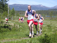 Are Bäcklund i fint driv foran Øystein Sæther og Jan Romundstad, alle fra Rindals-Troll, fra løpet i 2001