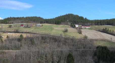 Utigard og Austigard Fosseide 30_ april 2005