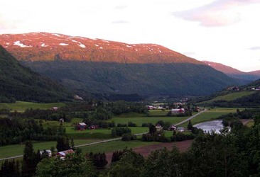 Aunegrenda mot Surnadal