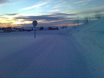 Her stopper veien i Lofoten