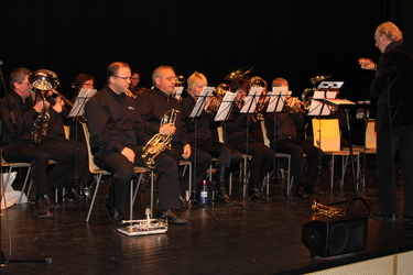 Angvik hornmusikk med dirigent Leiv Skeidsvoll_900x600