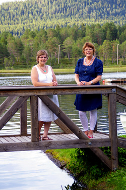 Elsa&nbsp;og&nbsp;Tove&nbsp;på&nbsp;brua&nbsp;IMGP4318