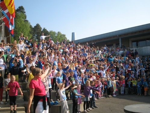 Ansatte og elever ved Fagerlund skole Ansatte og elever ved Fagerlund skole