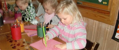 Barn leker i Tunvold familiebarnehage vistastd Barn leker i Tunvold familiebarnehage