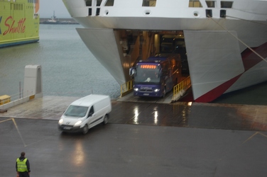 Bussen kommer i land