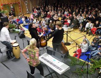 Lone band tar i mot applausen_1024x788