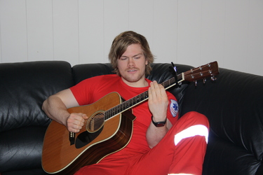 Sveinung&nbsp;spiller&nbsp;jula&nbsp;inn