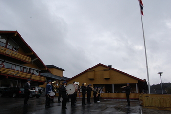 Flaggheising med Blæsten_1024x681