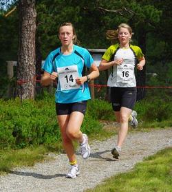 Mari Muan (14), Meldal IL og Wenche Snildalsli, Krokstadøra, begge J15 år - ble nr 2 og 1 i klassen.