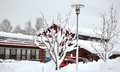 Nå er det nok, seier mange. Mykje snø i Rindal sentrum og postbilane er klare. Foto: Willy