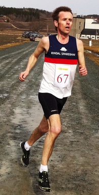 Terje Olsen går i mål i Frostatingsløpet (Foto: Tove Wiik Johansen)