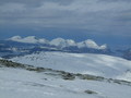 Frå Hjelmen mot Tustna-fjella. (Klikk på bildet for større versjon) Foto: Ingebrigt Røen