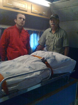 ambulanse Georg og skipper Tor, ambulanserommet ombord i båten Elias Blix 2