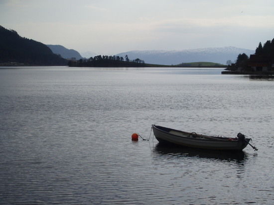 Hamnesfjorden_550x413