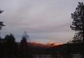 Nå rinner solen opp av østerlide, forgyller fjellets topp og bergets side. Foto: Ragnhild Stavne Bolme.