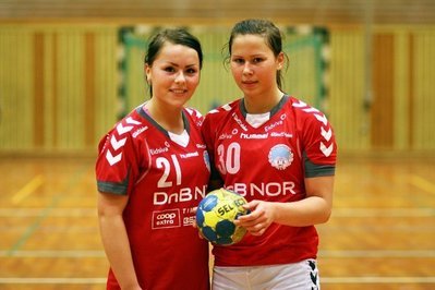 Tonje og Malin Bjørnås_400x266