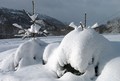 Vinteren var ikkje over. Det var faktisk venta - mykje snø og pass på: Det kjem sikkert meir. Foto: Willy