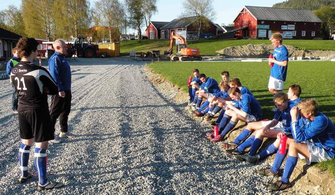 Birger oppildner i pausen_1024x597