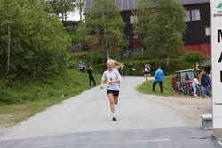 Ragnhild Mogstad mot mål.