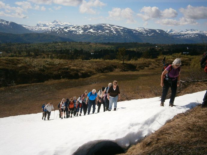 02 Uvanlig mye sn› i fjellet i †r