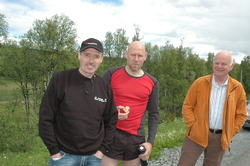 Team Løften (Steinar Landsem og Kjetil Løften) med Gunnar Bureid, sjåfør for Team Løften gjennom flere år.