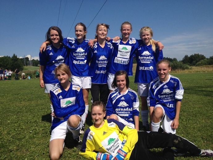 Klasse V 7\\\\\\\'er jenter 13:14_700x525