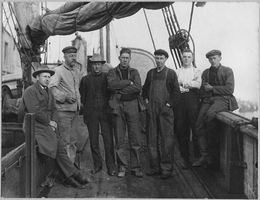 Album h BØFJORD Mannskap ca 1925 300 dpi