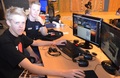 Inge Skjølsvold og Audun Moen Skei inviterte til LAN i Rindalshuset i dag. Fin høstferieaktivitet i regnværet. De holder på til onsdag! Foto: Willy