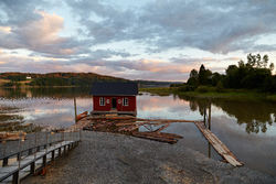 Tømmer på Nes Lense Evgeny Kunnikoff ©Evgeny Kunnikoff Tømmer på Nes Lense