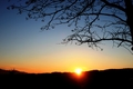 Solnedgang i 12 minusgrader klokka 1430. Foto: Trond Moksnes