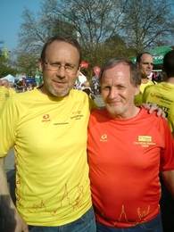 Disse to karene har flere ting til felles. begger er født i 1957, begge liker å løpe maraton og begge løp Hannover Maraton i helga. Den ene løp maraton nr 66, den andre nr 2000....