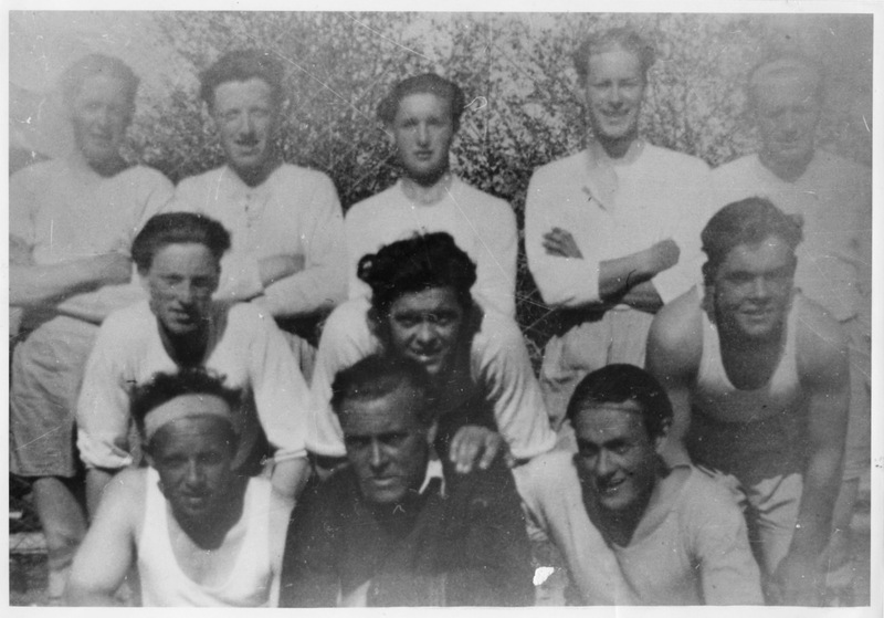 «Makkolaget» frå 1951 – før Bøfjord hadde eigne drakter. Bak frå venstre Ingvar Bøklepp, Aksel Bøe,Tore Sollid, Olav Jan Sættem, Odd Heggem. Midtrekka: Kåre Staknes, Johan Ansnes, Sverre Bøe. Fremst: Kåre Dønheim, Sverre Holm, Steinar Sæterøy.
