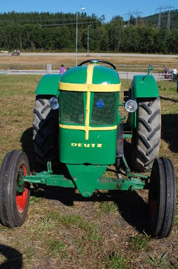 John deere_1024x1540