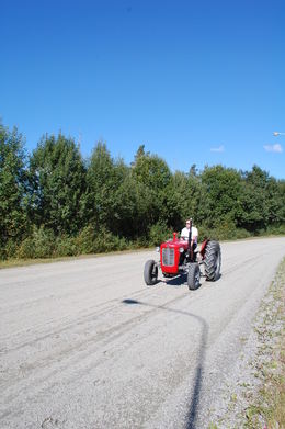 Torbjørn Jakobsen med sin Massey Ferguson 1962 modell_1024x1540