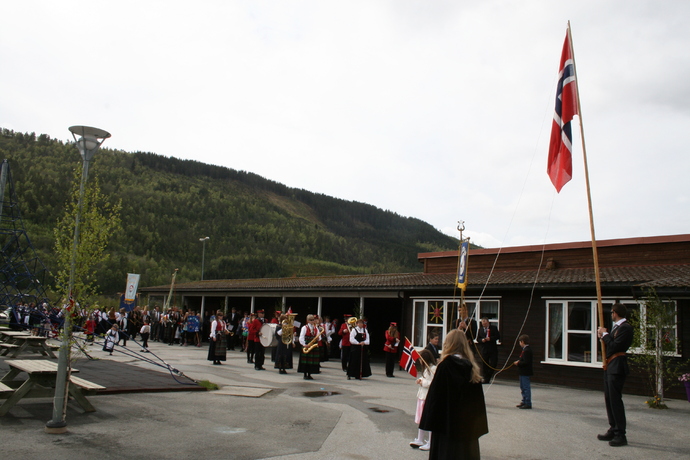 17. maifeiring i Øvre Surnadal 2_690x460.jpg