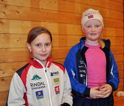 Jenter 10 år: Kristine H. Solvik og Ine L. Aakvik