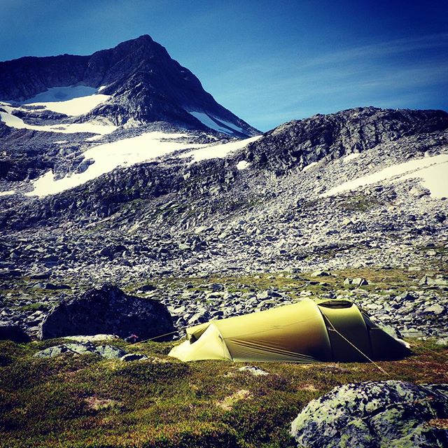 Lesernes @trollheim1 Mens vi venter på sommer og sol Naustådalen.jpg