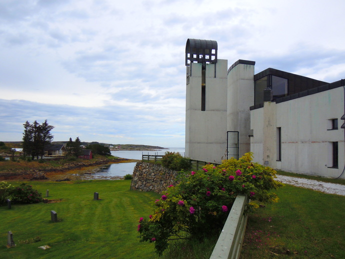 3 Sletta kirke, Frøya_690x518.jpg