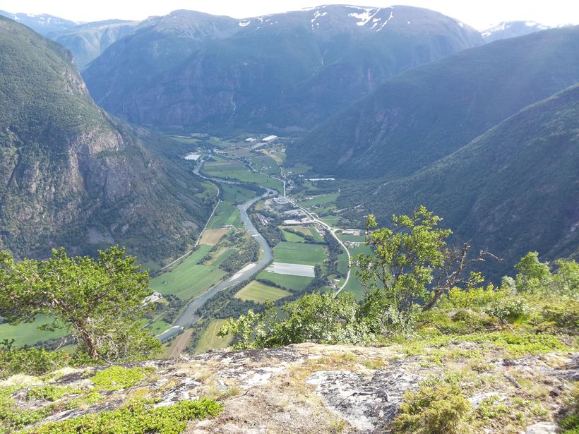 Eri og Tønjum