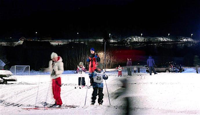 Søndagsturen Fra ”Barn i løypa”-arrangement på Øyan stadion ved lysløypa 6.12.15_690x400.jpg