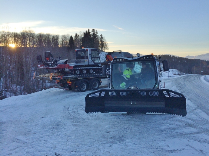 Tråkkemaskin Grønli jan 2015 foto Jostein Grytbakk_690x518.jpg