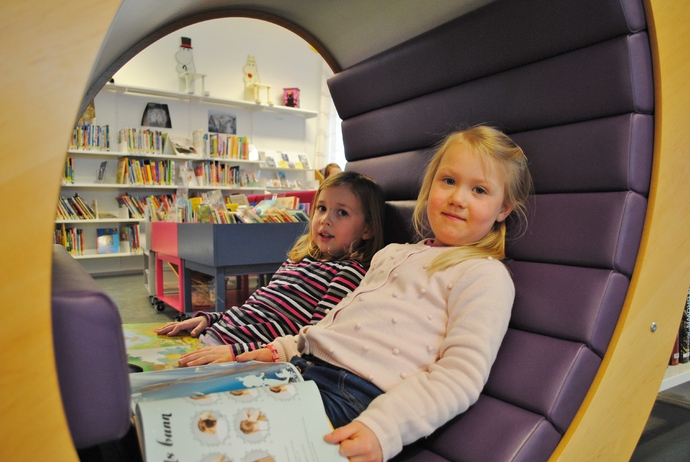 Astrid og Anna_690x462.jpg