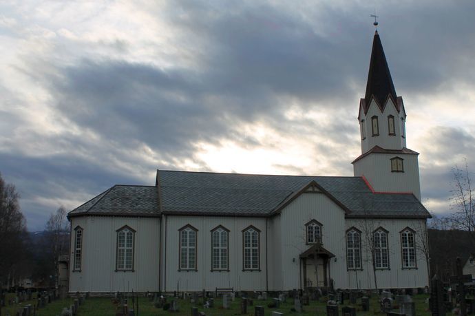 Rindal kirke 1 2015_690x459