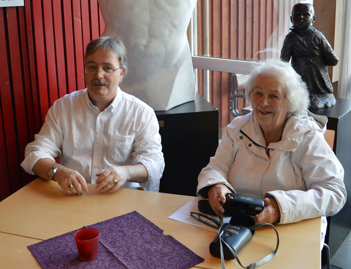 Trhp d Trekkspelveteranane Peder Hønsvik og Guri Saltnes kosa seg på folkemusikkfesten.jpg