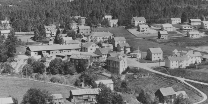 Rindal sentrum utsniitt Telemark flyselskap Ca. 1958_690x347.jpg