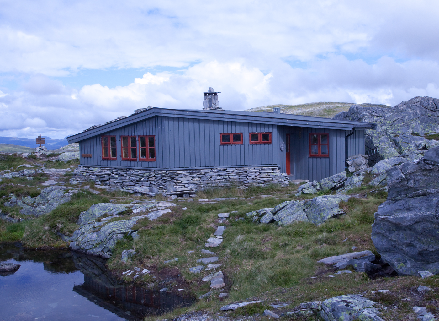 170730l-Hardbakkhytta-nærb.jpg