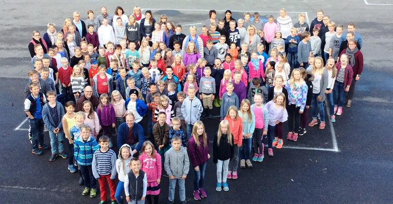 Elever ved Stavsberg skole Elever i skolegården