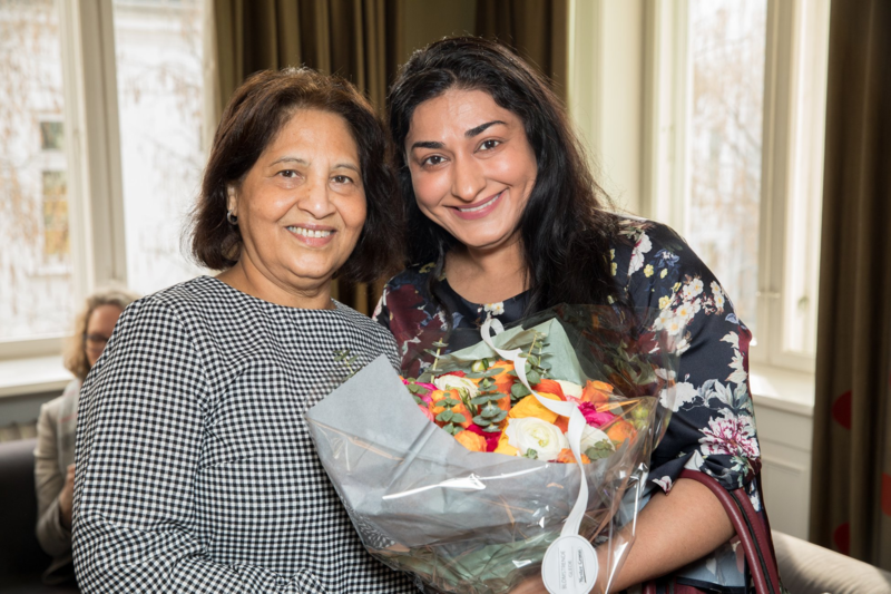 Bilde av Azra Gilani og Shabana Rehman Gaarder