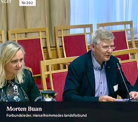 STORTINGSHØRINGER. HLF skal delta i seks høringer om statsbudsjettet for 2019, og starter med arbeids- og sosialkomiteen i dag. Forbundsleder Morten Buan og leder av HLFs interessepolitiske avdeling, Merete J. Orholm, er her avbildet på en høring ifjor.
