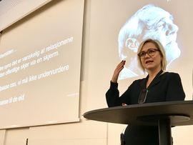 BEKYMRET. Arbeiderpartiets helsepolitiske talsperson, Ingvild Kjerkol, er bekymret for fremtiden for landets stadig flere hørselshemmede.Foto. Bjørg Engdahl